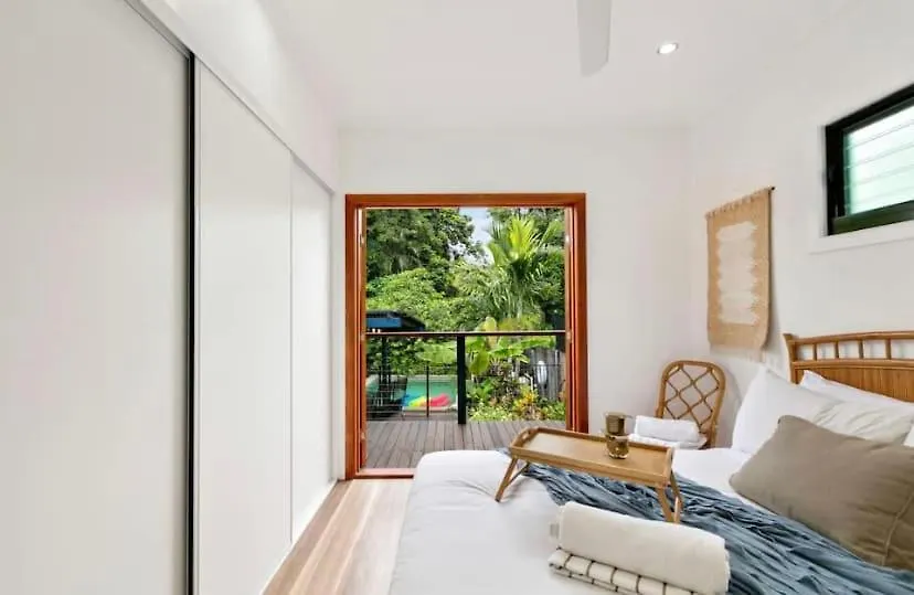 Villa Oshea - Balinese Beachfront Escape With Pool Machans Beach